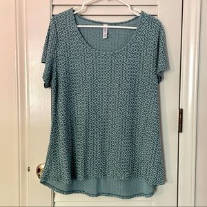 🎉3/$15🎉 Lularoe textured geo Perfect Tee